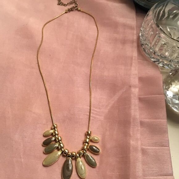 Goldtone Snake Chain with Green Pedals - Picture 3 of 6